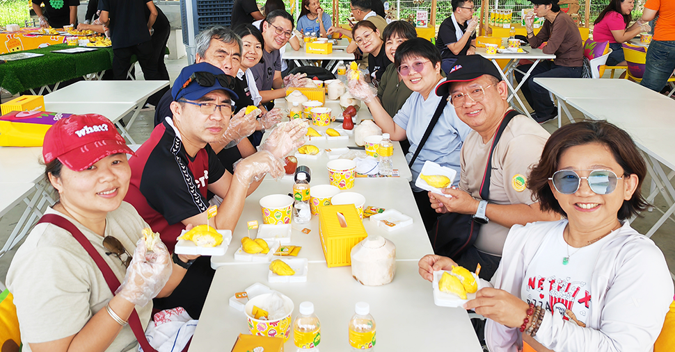 Planning a Corporate Activity in Malaysia? Here's Why a Guided Durian Experience Works for International Clients